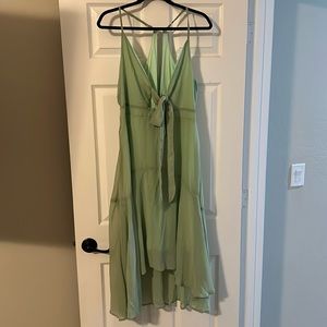 Light green semi-formal dress, size L, never worn.